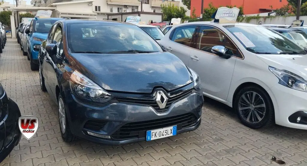 Photo 1 : Renault Clio 2017 Essence