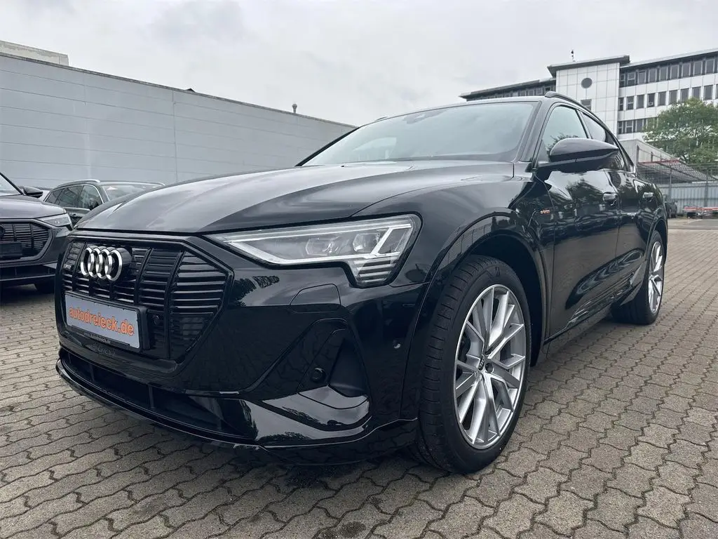 Photo 1 : Audi E-tron 2021 Non renseigné