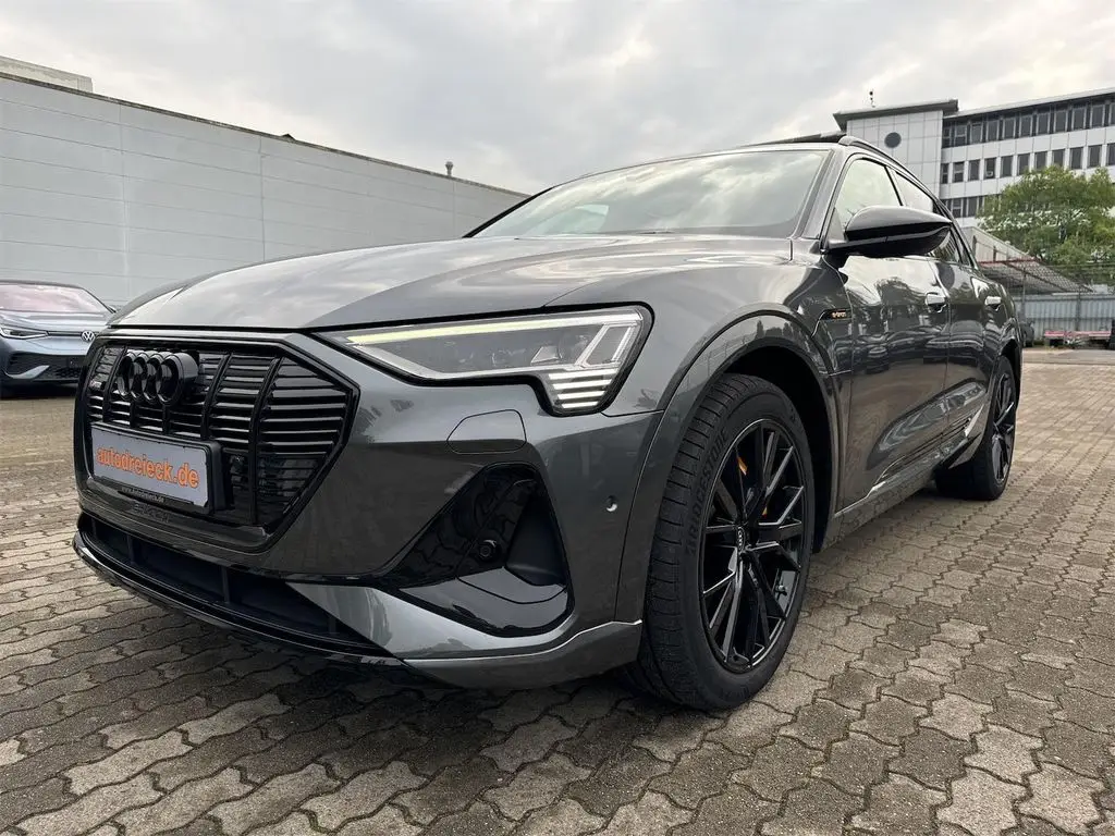 Photo 1 : Audi E-tron 2021 Non renseigné