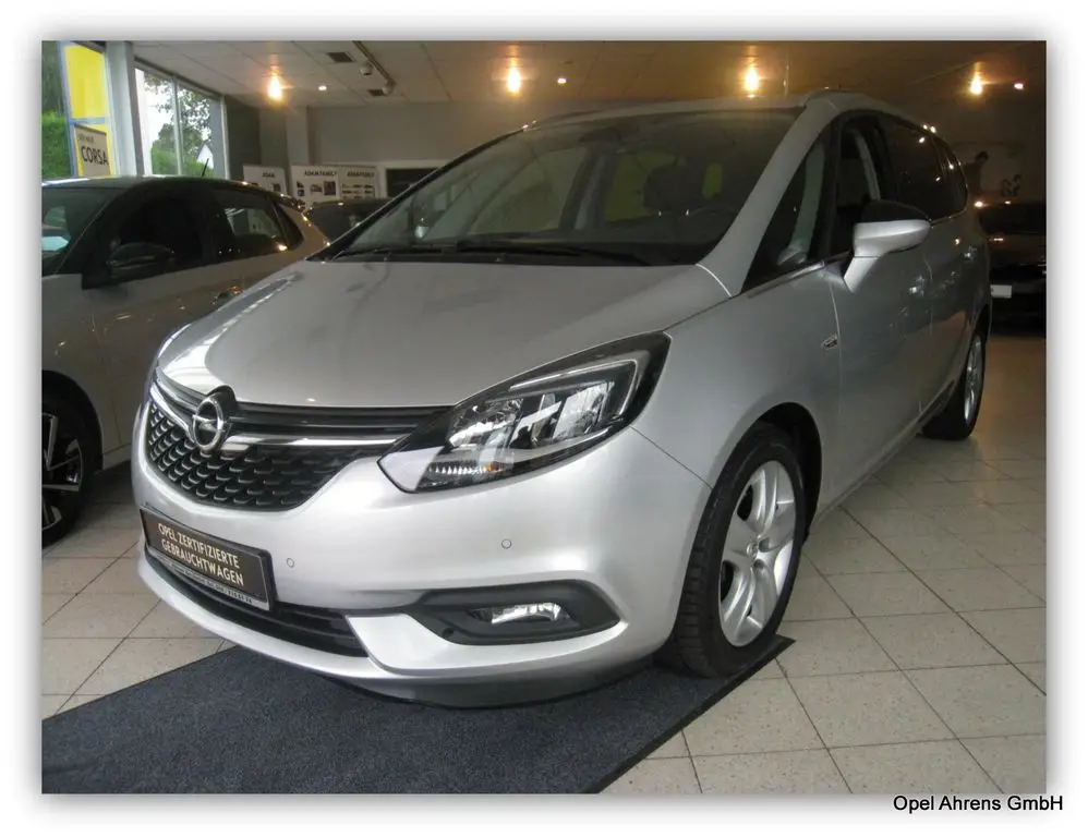 Photo 1 : Opel Zafira 2018 Diesel