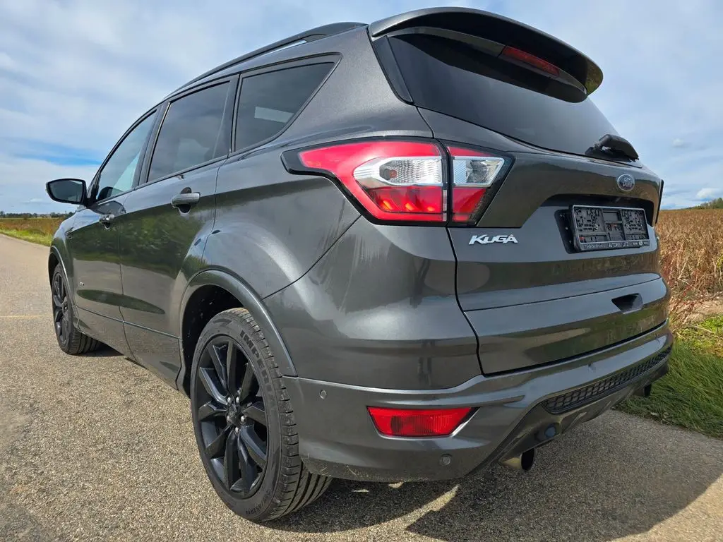 Photo 1 : Ford Kuga 2018 Petrol