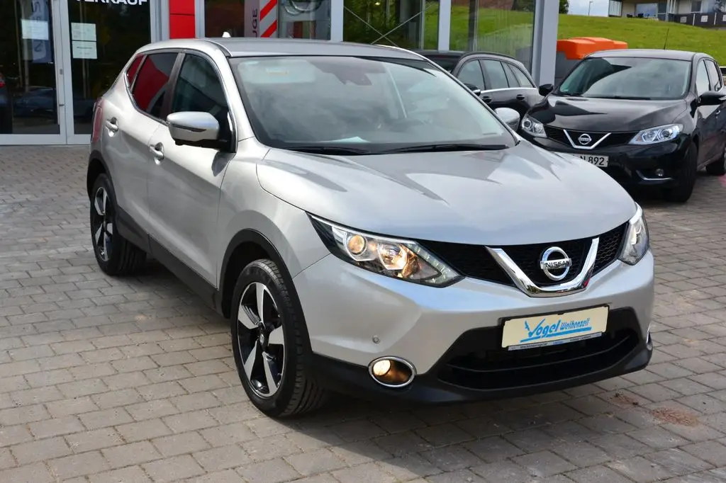 Photo 1 : Nissan Qashqai 2016 Petrol