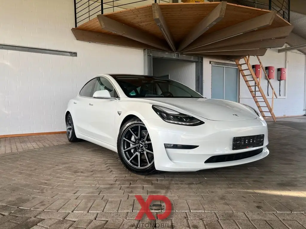 Photo 1 : Tesla Model 3 2019 Non renseigné