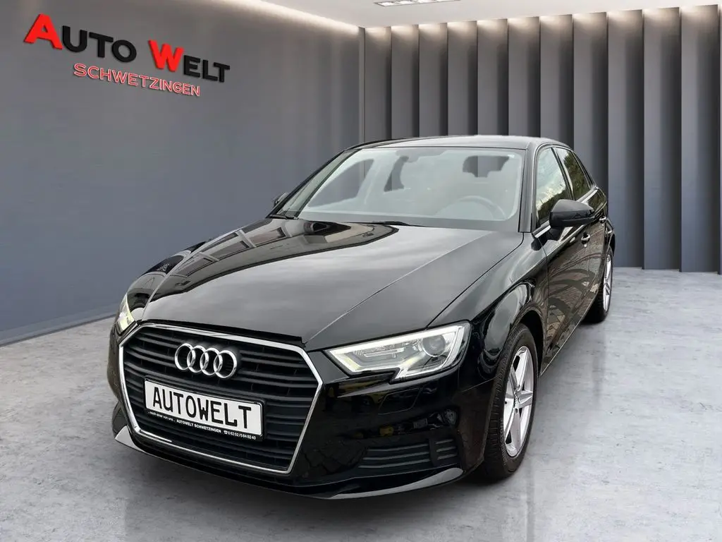 Photo 1 : Audi A3 2019 Petrol