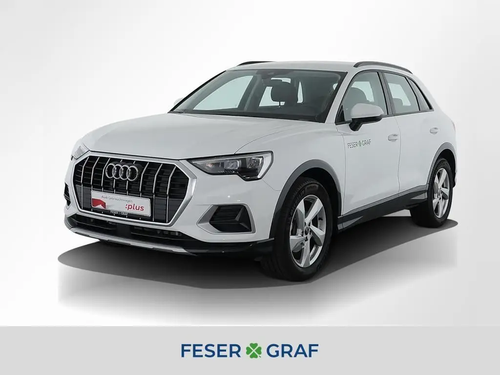 Photo 1 : Audi Q3 2024 Petrol