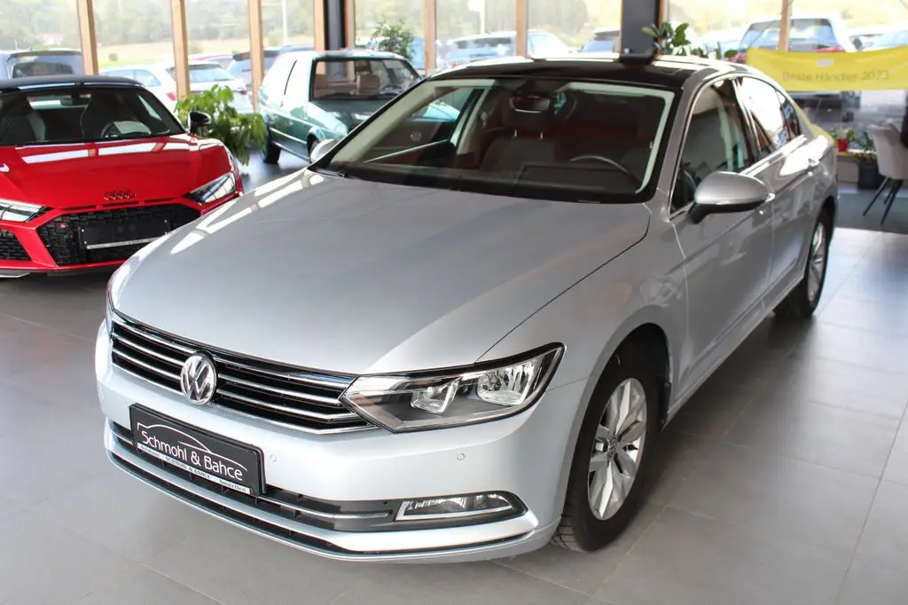 Photo 1 : Volkswagen Passat 2017 Petrol