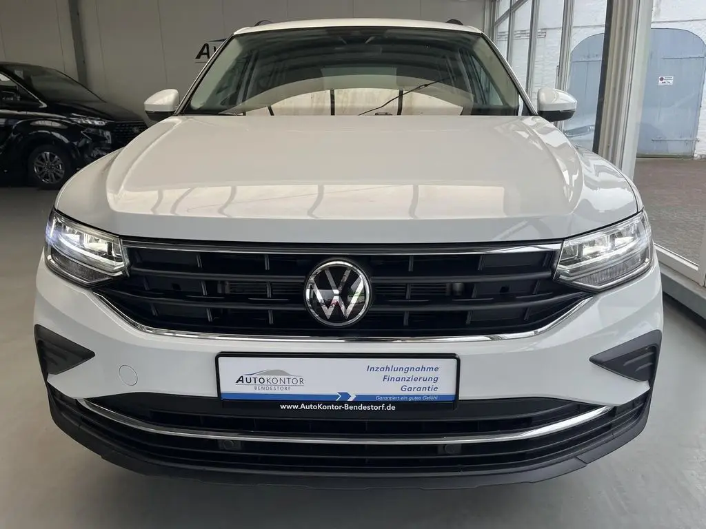 Photo 1 : Volkswagen Tiguan 2023 Petrol