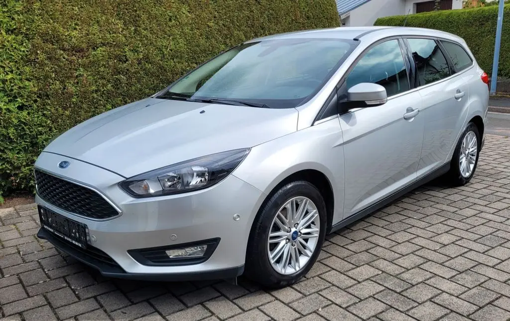 Photo 1 : Ford Focus 2018 Petrol