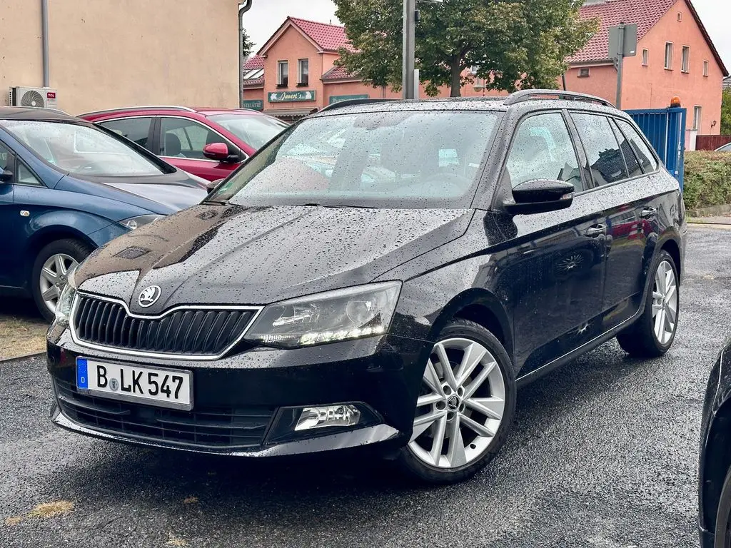 Photo 1 : Skoda Fabia 2017 Petrol