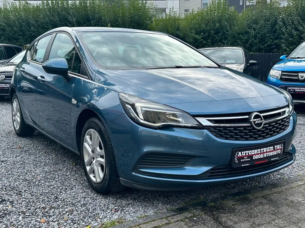 Photo 1 : Opel Astra 2017 Essence