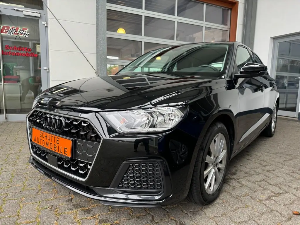 Photo 1 : Audi A1 2019 Essence