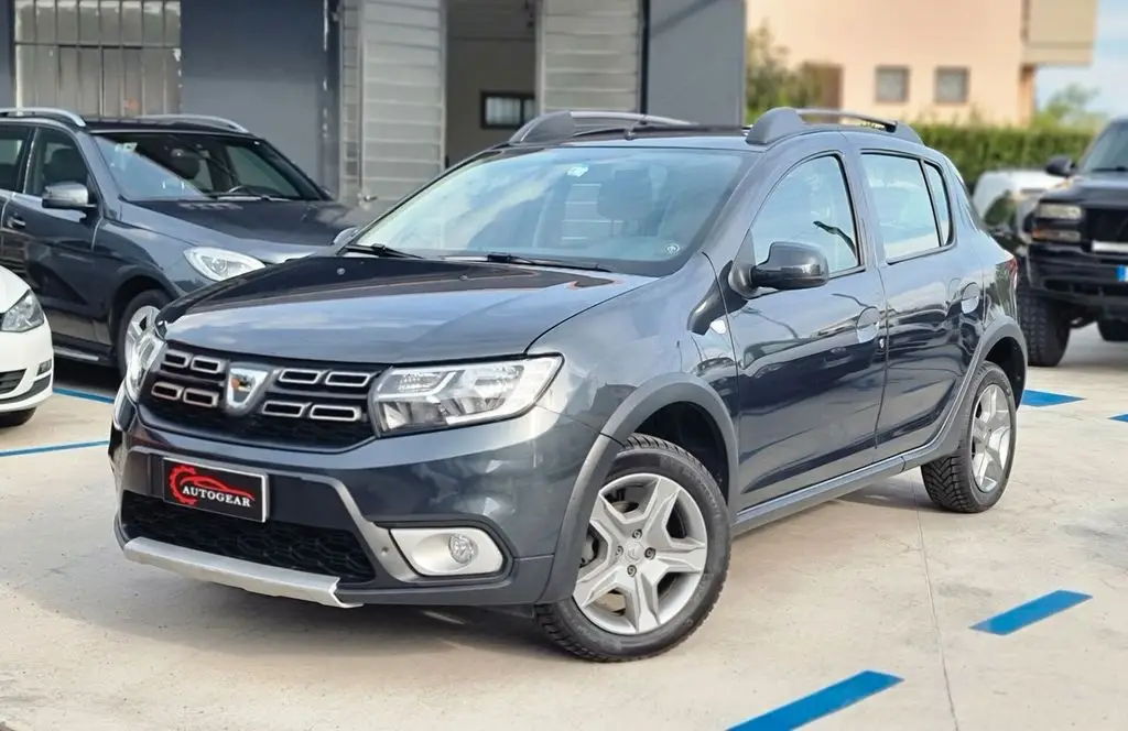 Photo 1 : Dacia Sandero 2017 LPG