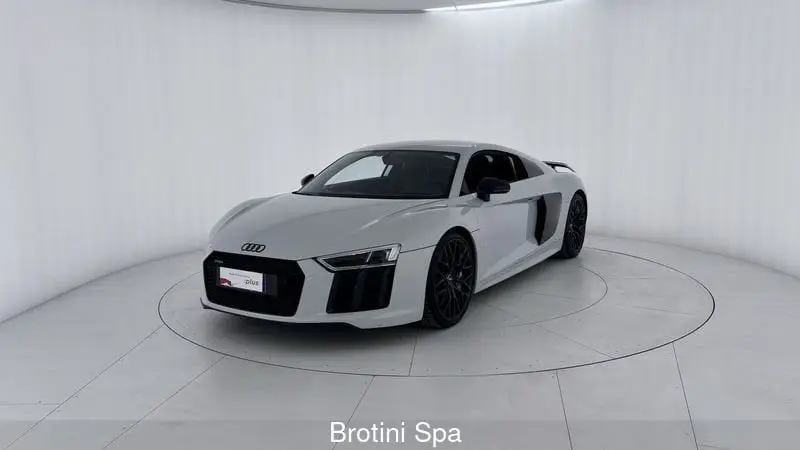 Photo 1 : Audi R8 2018 Petrol