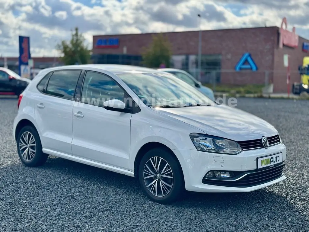 Photo 1 : Volkswagen Polo 2016 Petrol