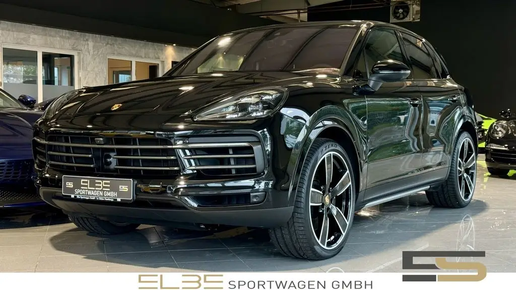 Photo 1 : Porsche Cayenne 2023 Petrol