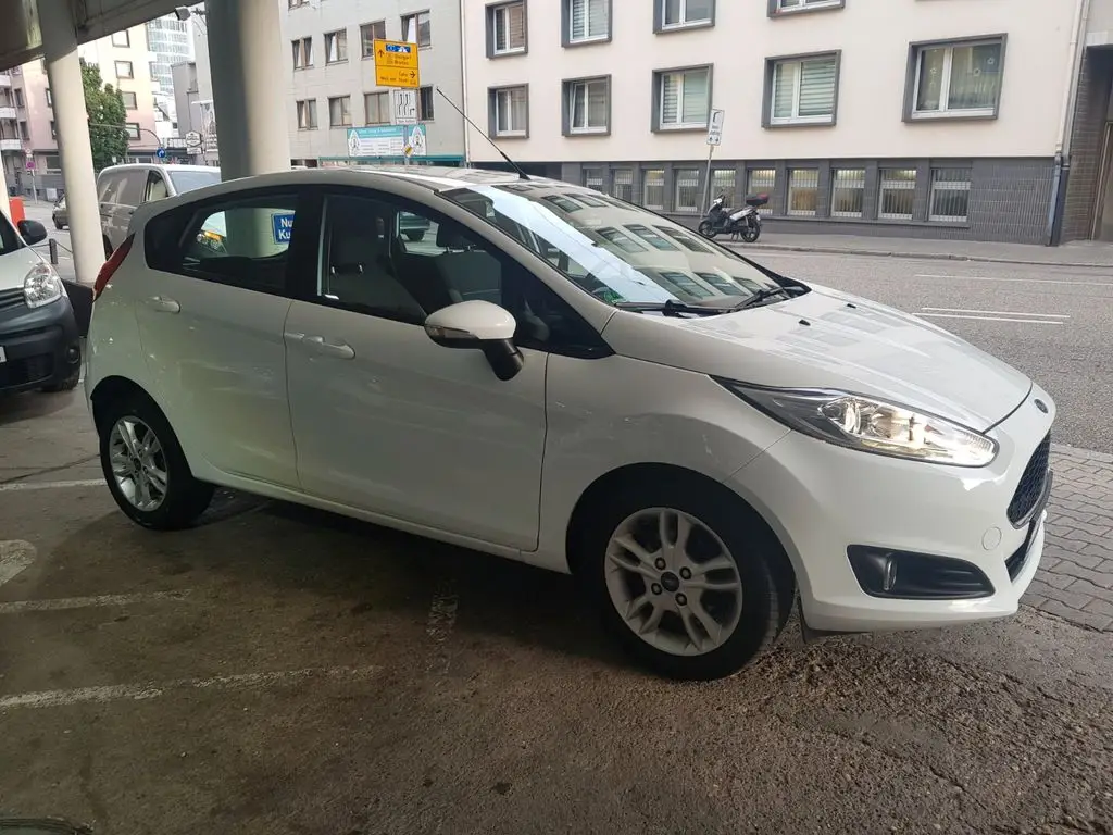 Photo 1 : Ford Fiesta 2016 Petrol