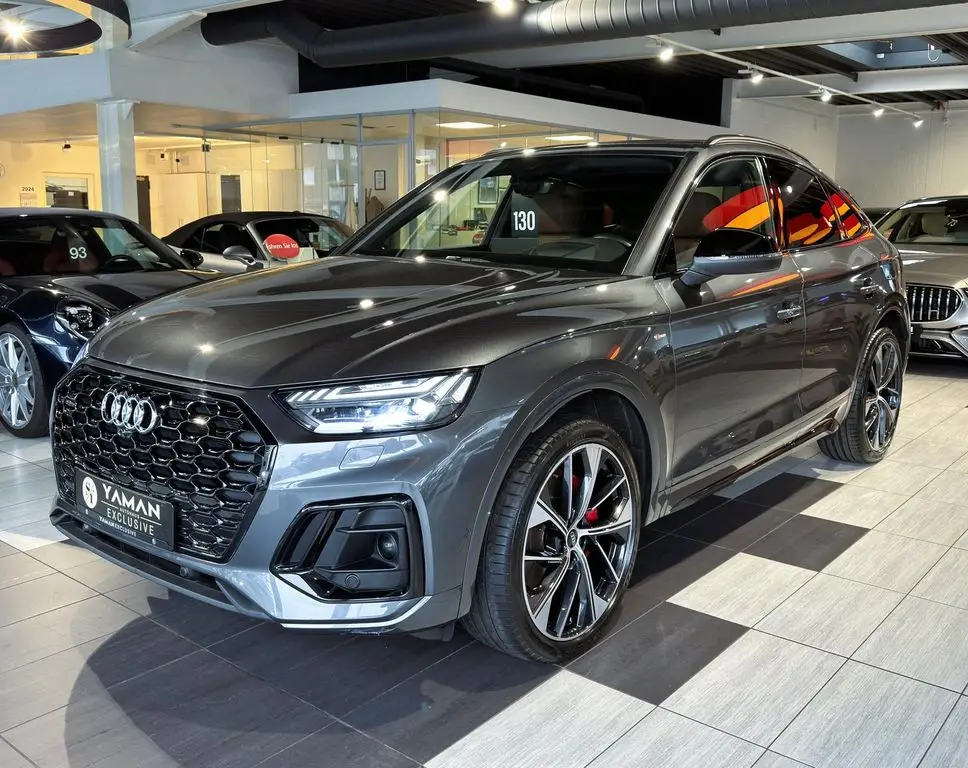 Photo 1 : Audi Q5 2021 Hybride