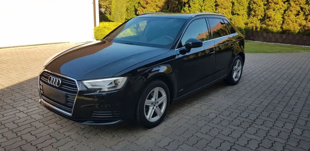 Photo 1 : Audi A3 2018 Essence