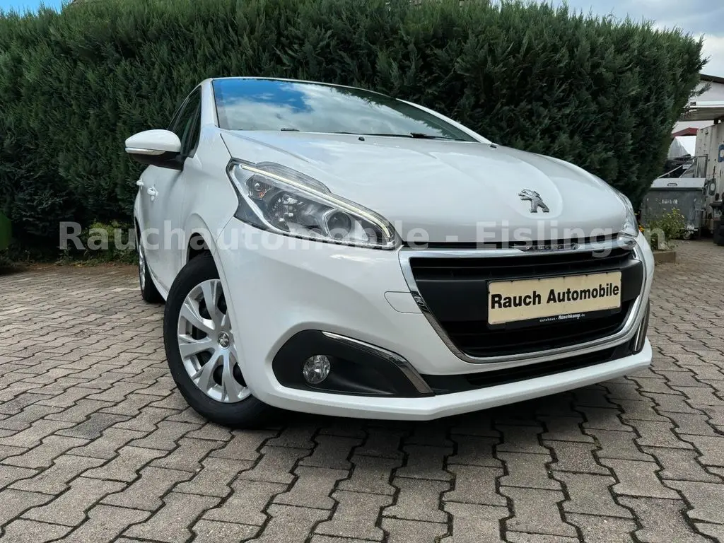 Photo 1 : Peugeot 208 2015 Petrol