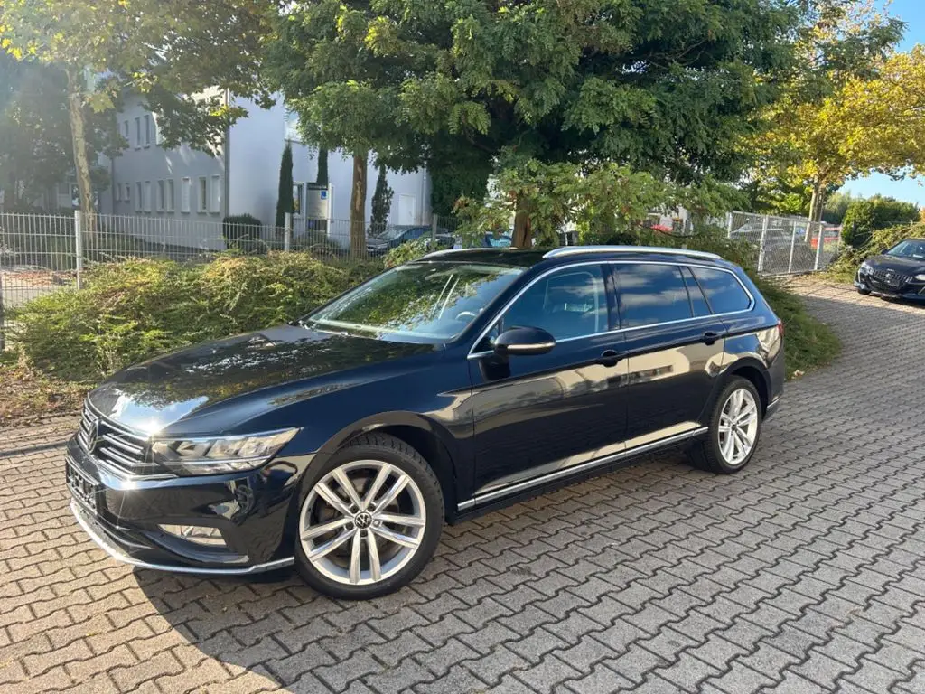 Photo 1 : Volkswagen Passat 2022 Essence