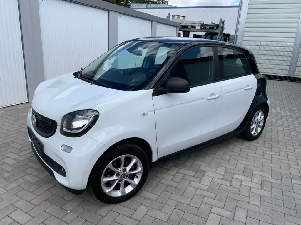 Photo 1 : Smart Forfour 2017 Petrol