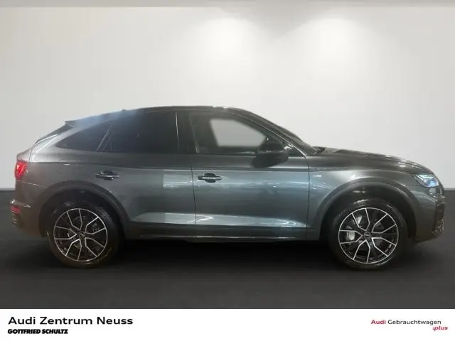 Photo 1 : Audi Q5 2021 Hybrid