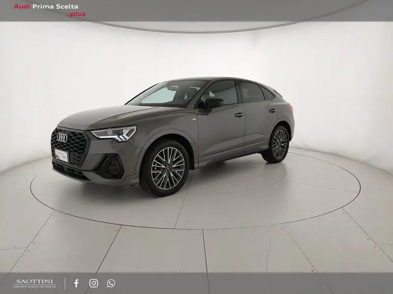 Photo 1 : Audi Q3 2021 Autres