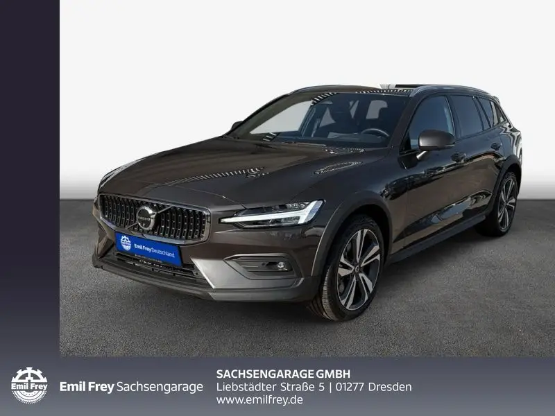 Photo 1 : Volvo V60 2024 Petrol