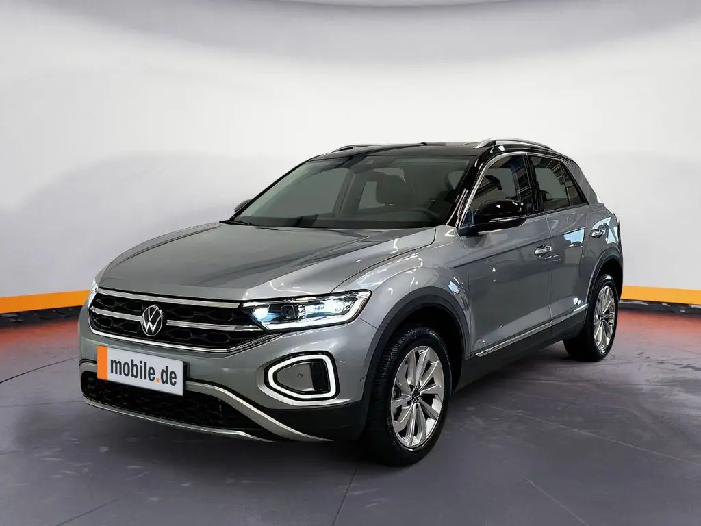 Photo 1 : Volkswagen T-roc 2023 Essence