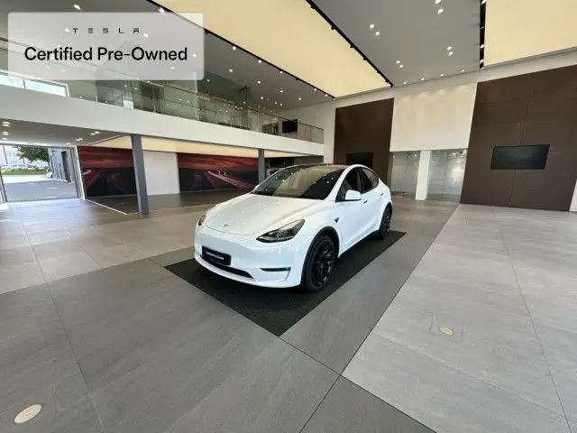 Photo 1 : Tesla Model Y 2023 Not specified