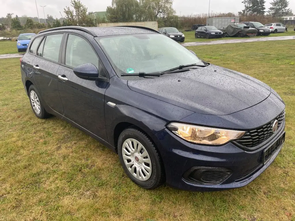 Photo 1 : Fiat Tipo 2016 Essence