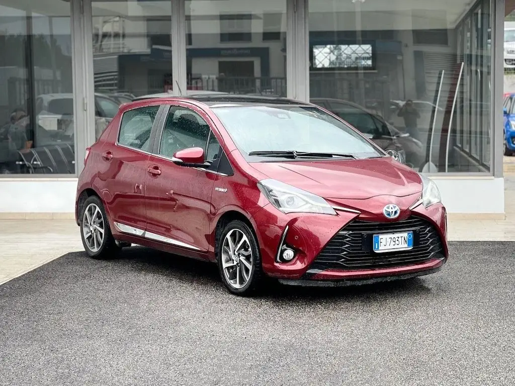 Photo 1 : Toyota Yaris 2017 Hybrid