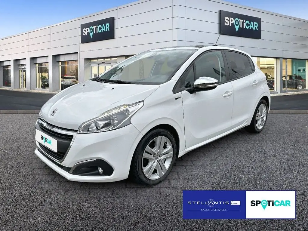 Photo 1 : Peugeot 208 2016 Petrol