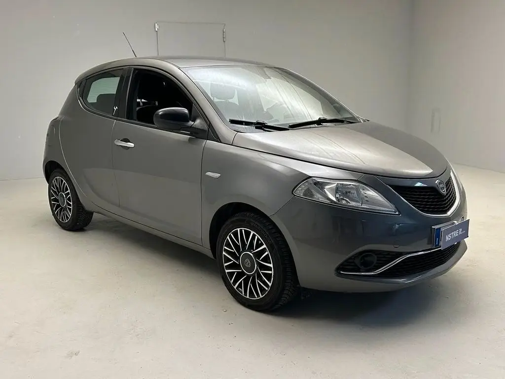 Photo 1 : Lancia Ypsilon 2017 Essence