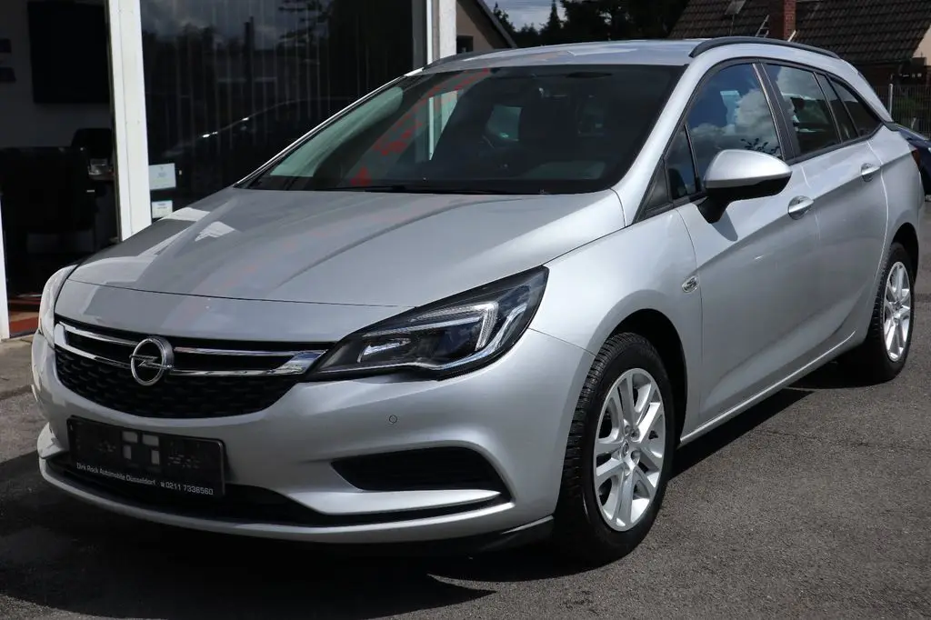 Photo 1 : Opel Astra 2016 Essence