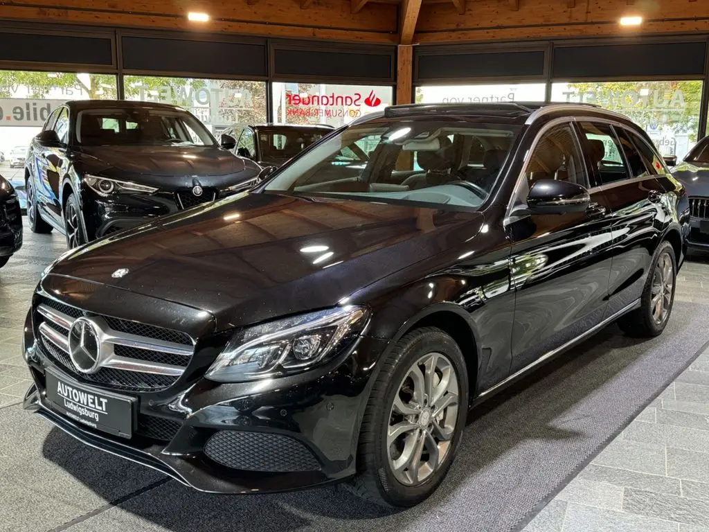 Photo 1 : Mercedes-benz Classe C 2016 Petrol