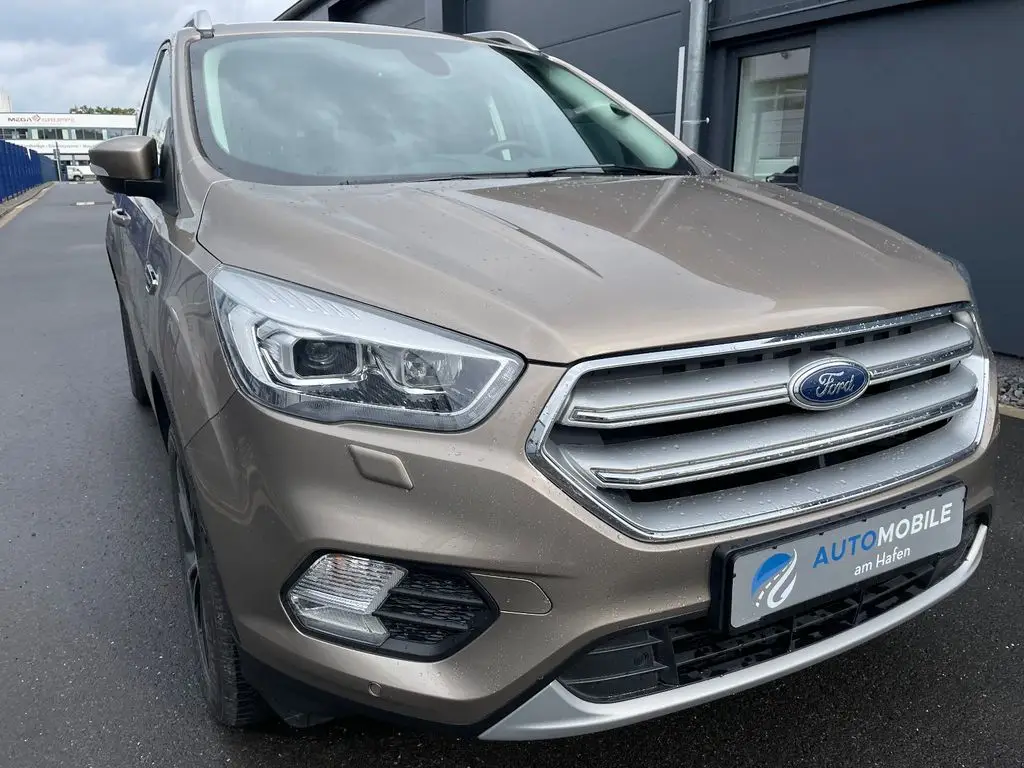 Photo 1 : Ford Kuga 2019 Essence