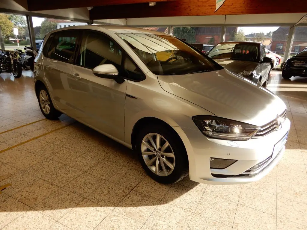 Photo 1 : Volkswagen Golf 2015 Petrol