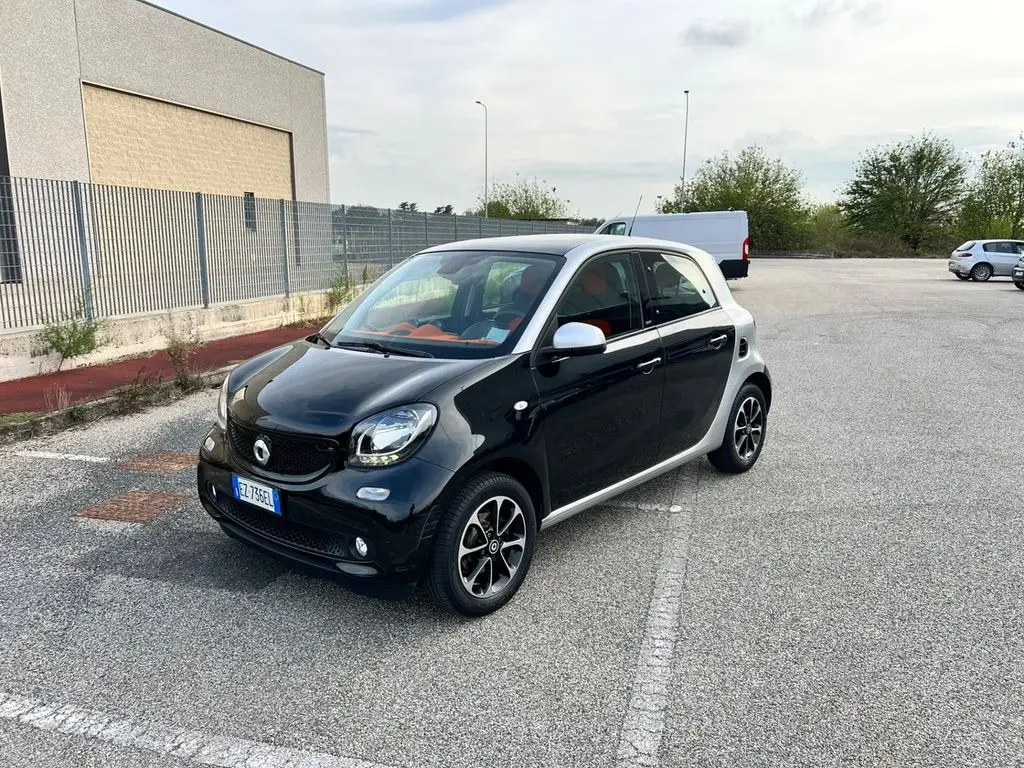 Photo 1 : Smart Forfour 2015 Petrol