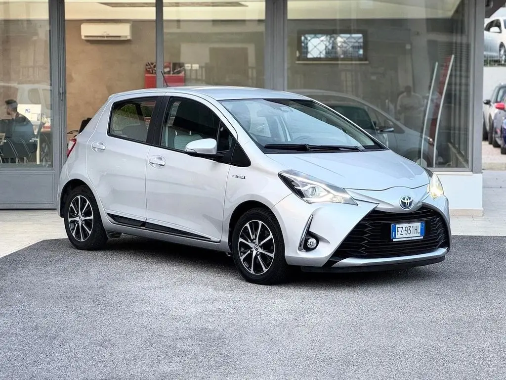 Photo 1 : Toyota Yaris 2019 Hybrid