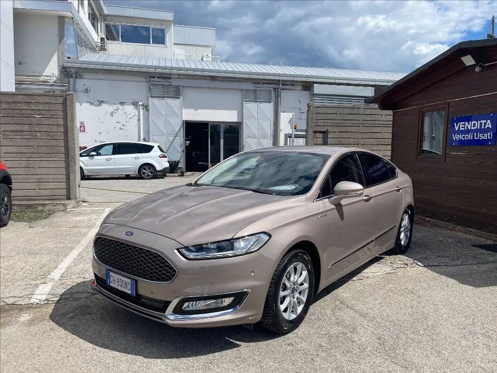 Photo 1 : Ford Mondeo 2018 Hybrid