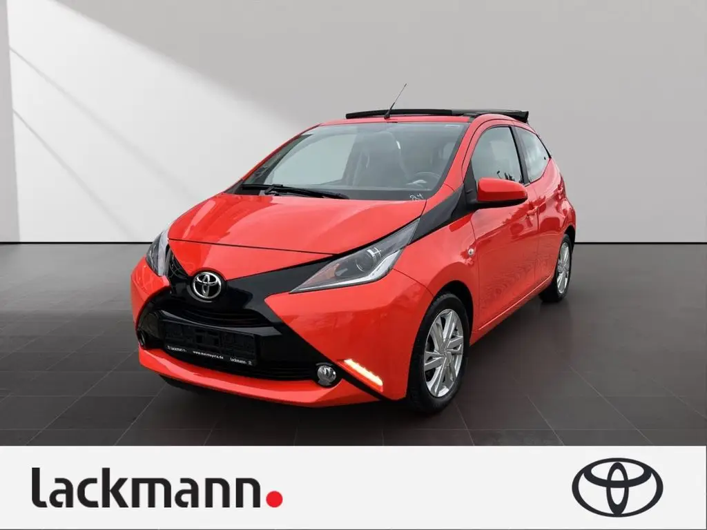 Photo 1 : Toyota Aygo X 2015 Petrol