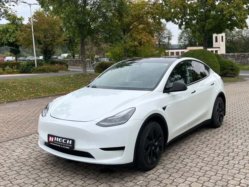 Photo 1 : Tesla Model Y 2023 Non renseigné