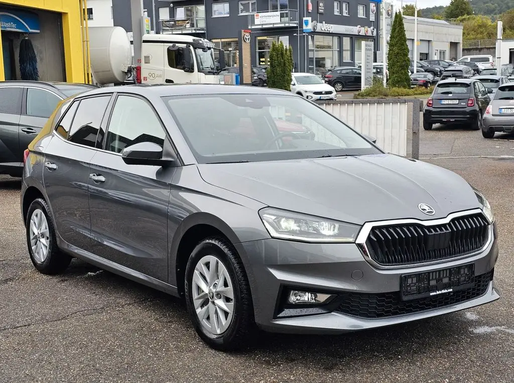 Photo 1 : Skoda Fabia 2023 Petrol