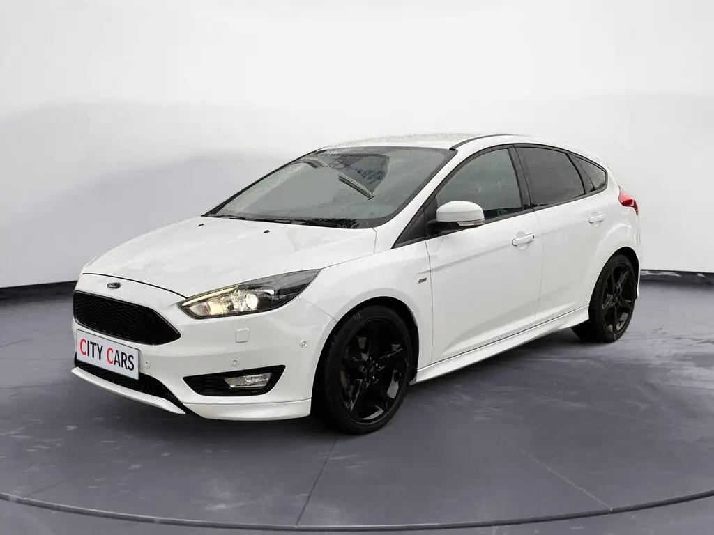 Photo 1 : Ford Focus 2016 Petrol