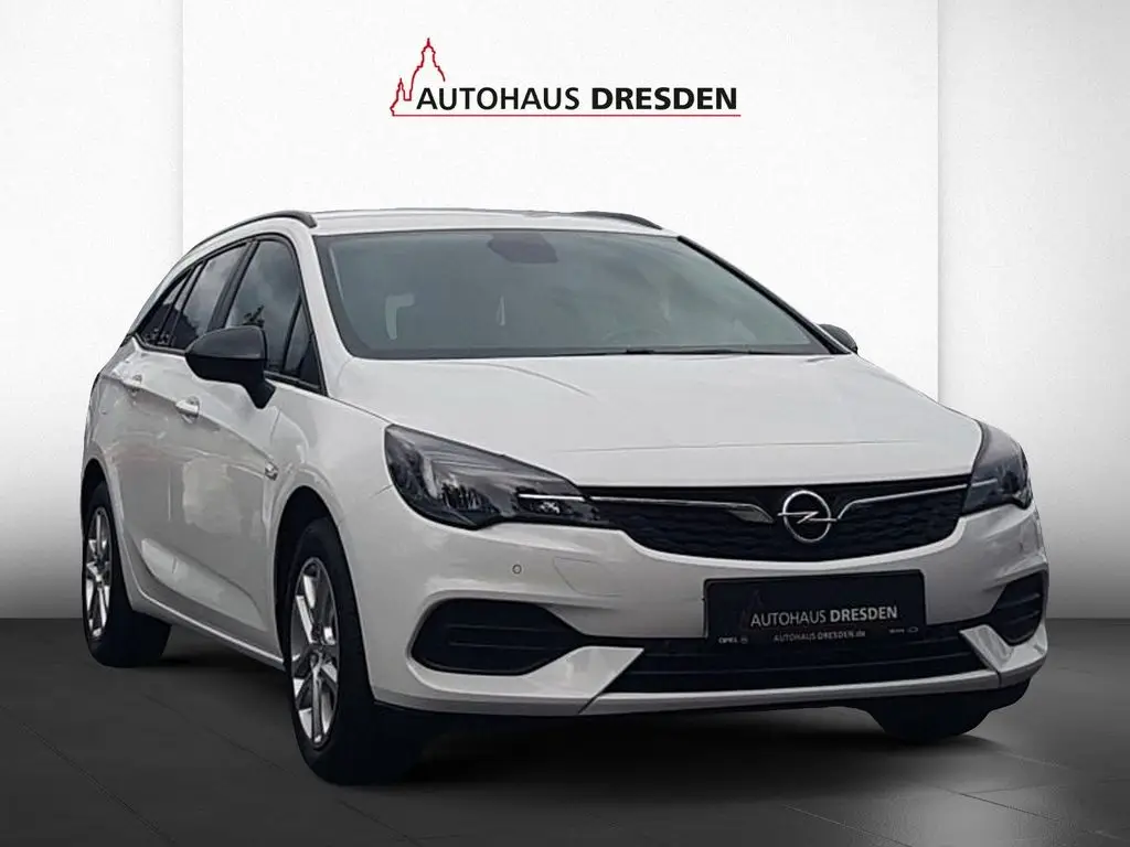 Photo 1 : Opel Astra 2022 Essence