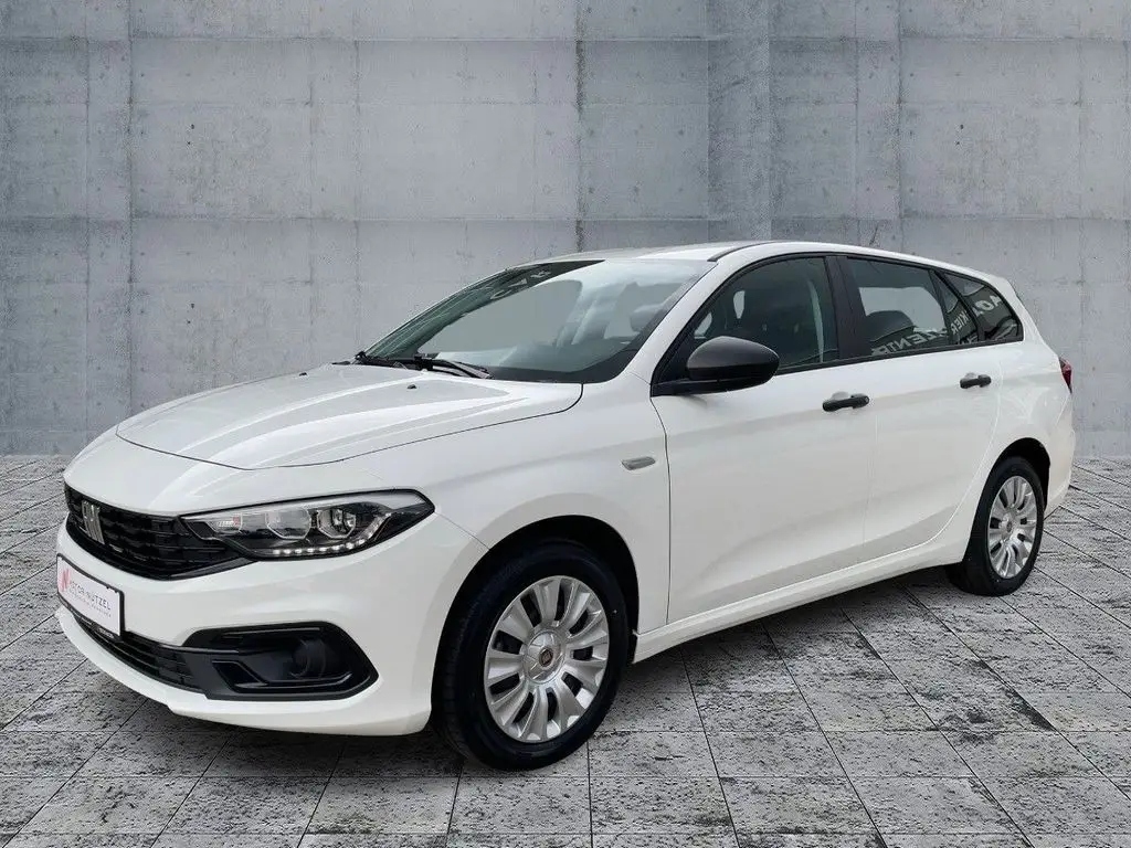 Photo 1 : Fiat Tipo 2024 Petrol