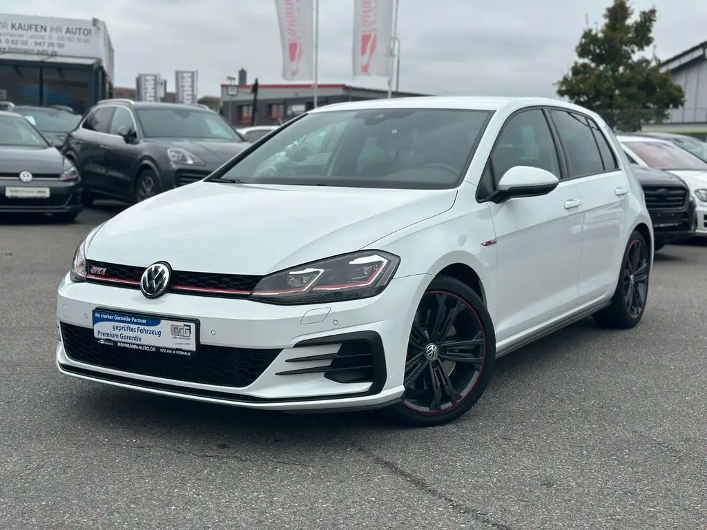 Photo 1 : Volkswagen Golf 2019 Essence