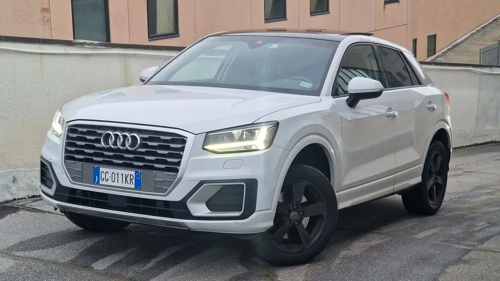 Photo 1 : Audi Q2 2018 Diesel