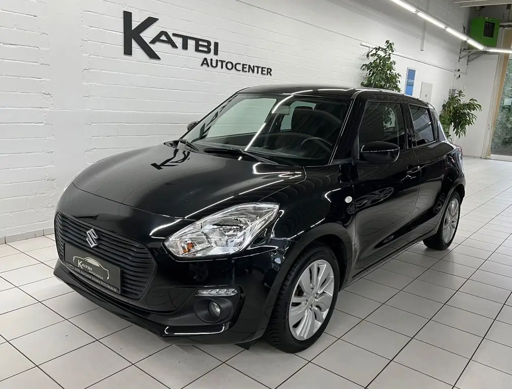 Photo 1 : Suzuki Swift 2019 Petrol